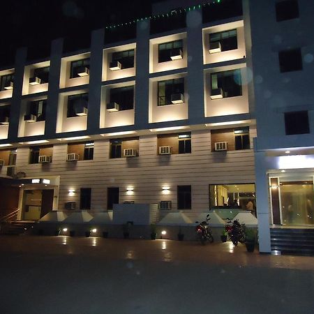 Hotel Sun Plaza Ankleshwar Exterior photo